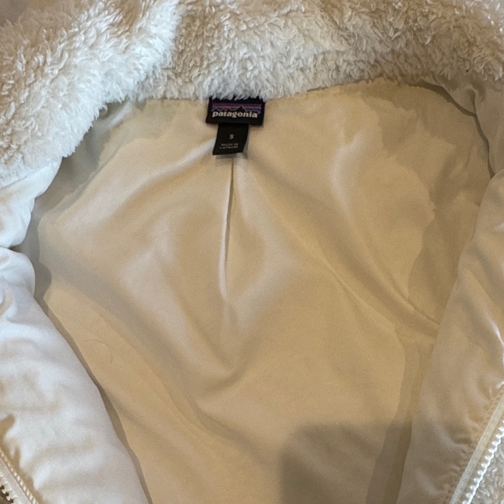 Patagonia Women's White Fleece Vest size Small - Picture 6 of 6